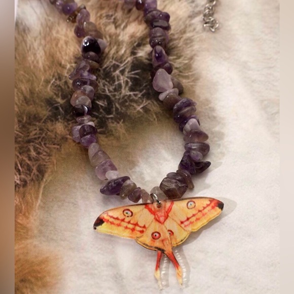 “Butterfly Eyes” Orange Yellow Realistic Amethyst Tumbled Stones Chips Necklace - Picture 3 of 4